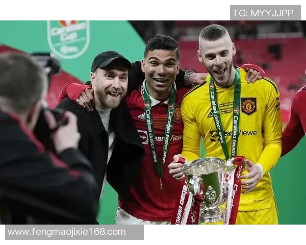 塞维利亚官方宣布与曼联续约更换追加买断条款